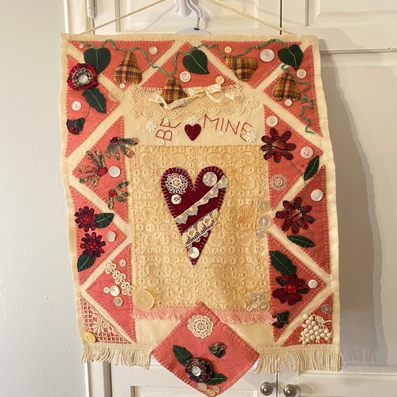 Handcrafted Felt Valentine “Be Mine” Wall Hanging Banner Romantic Lace Appliqué - Picture 1 of 15